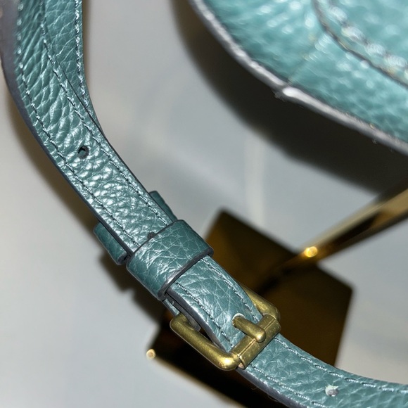 Pre loved pebbled leather fossil crossbody handbag - Picture 4 of 16